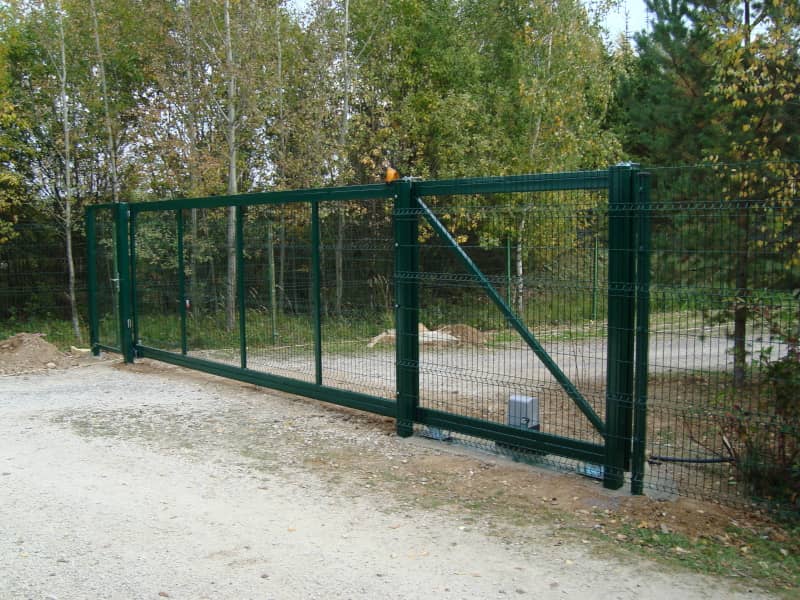 Сетчатый забор DoorHan в Калуге с установкой