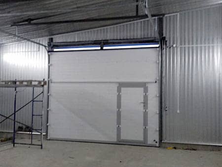 Подъемные ворота с калиткой для гаража в Калуге