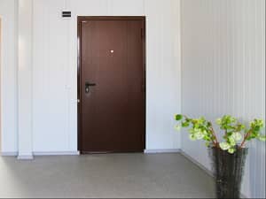 Предлагаем входные железные двери в квартиру DoorHan ЭКО 980х2050 в Калуге по выгодной цене